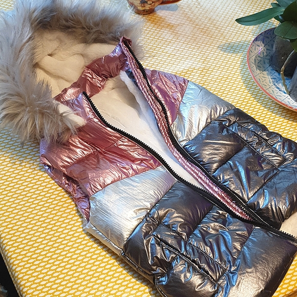 NWoT NEW 5-7yrs, Girl's sleeveless zip up Hoodie jacket, gorgeous. fleece lined - Picture 6 of 9